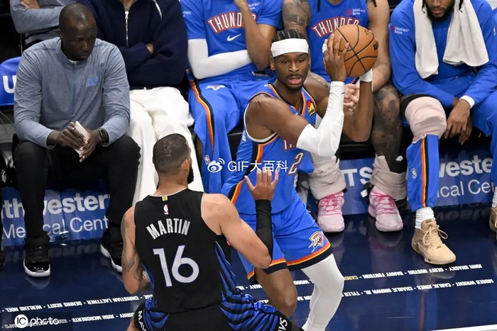 开云体育官网-太狠了！亚历山大30+4+5+4隔扣打爆独行侠，123场20+历史第二|雷霆|克里斯蒂|客场|张伯伦|谢伊·吉尔杰斯-亚历山大_新浪体育_新浪新闻