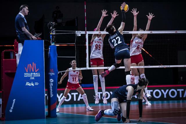 开云体育官方网站-进攻点单一中国女排负比利时 张常宁37分创纪录